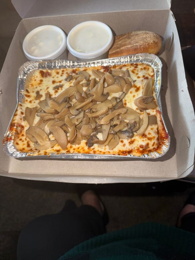 Cheesy Mostaccioli.